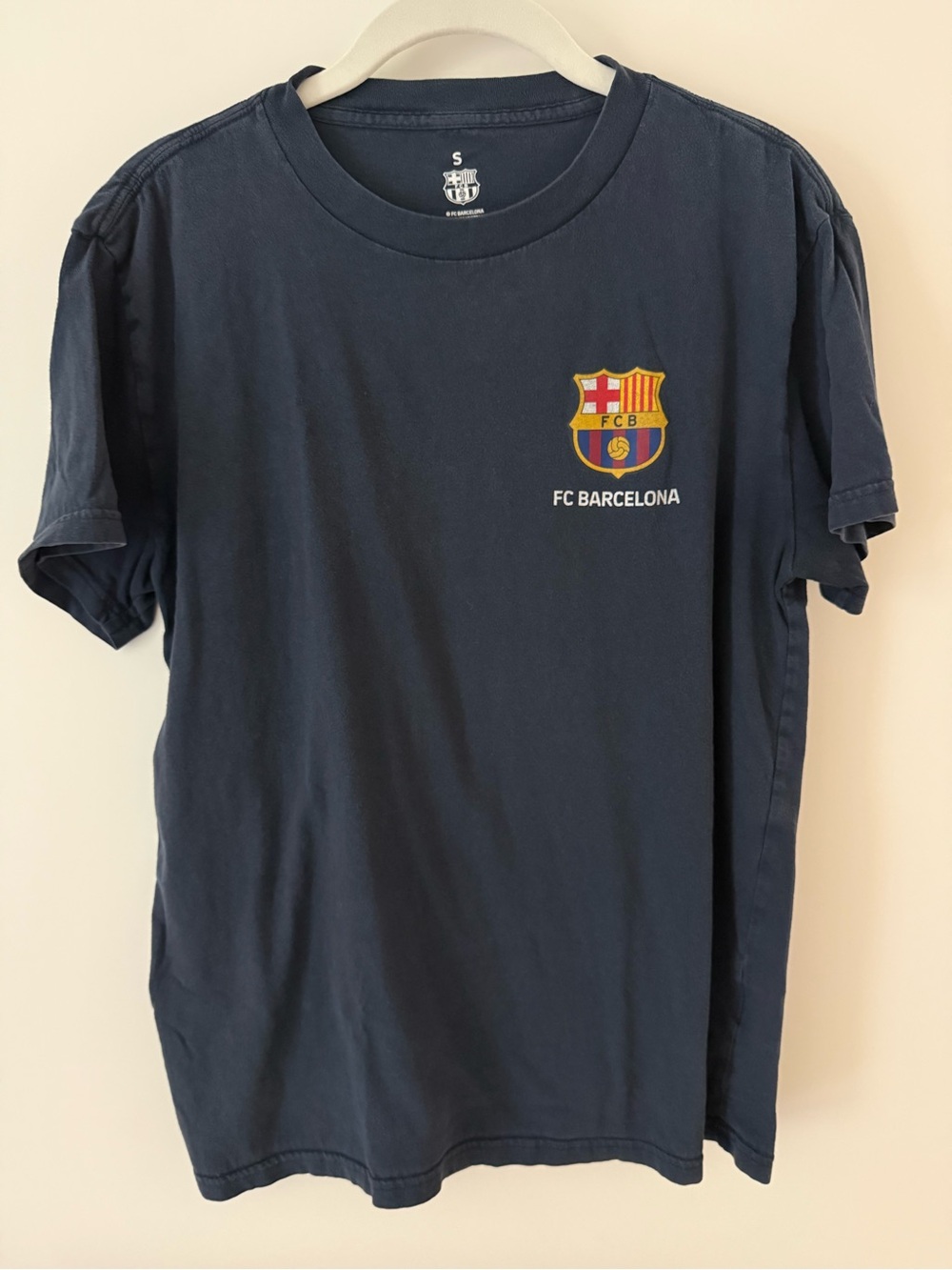 FC Barcelona Men’s size Small Navy Graphic Tee